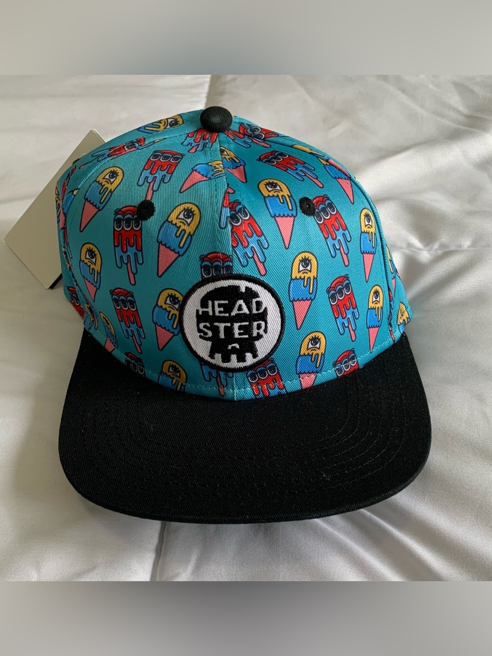 New with tags HEADSTER youth SnapBack 56cm